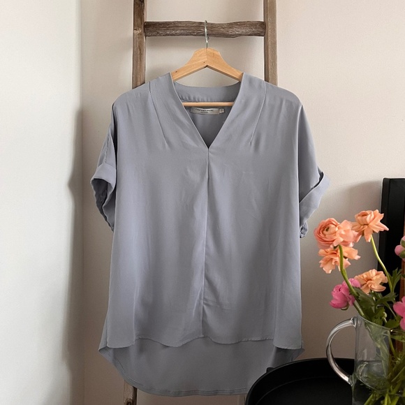 Baby blue cuffed sleeve fluid blouse - Simons - Picture 2 of 7